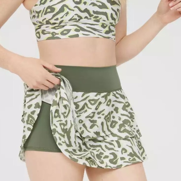 NWT Offline by Aerie Maggie Ruffle Tiered Tennis Skort Green Leopard - Picture 2 of 8